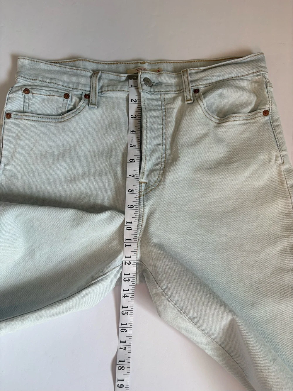 Levi's women’s Light Blue, high waist Cropped, wedge, straight Jeans, Sz 32. - Picture 9 of 16